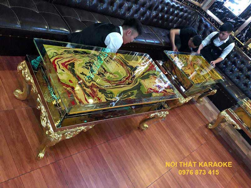 bàn cổ điển karaoke đơn giản