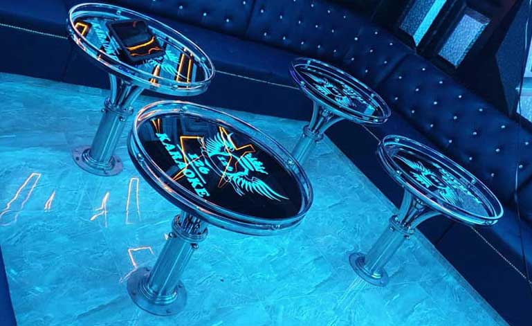 ban inox phong karaoke hinh tron