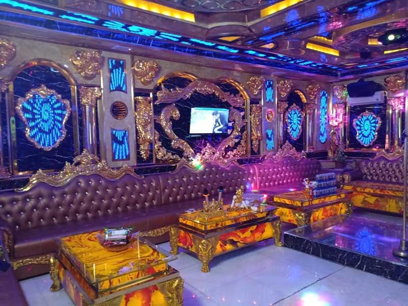 Bàn ghế cổ điển karaoke