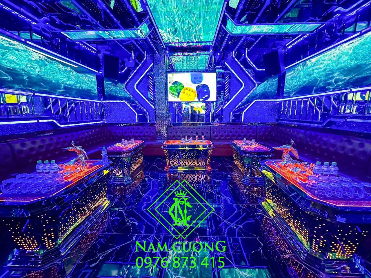 Mẫu phòng karaoke hiện đại sử dụng inox